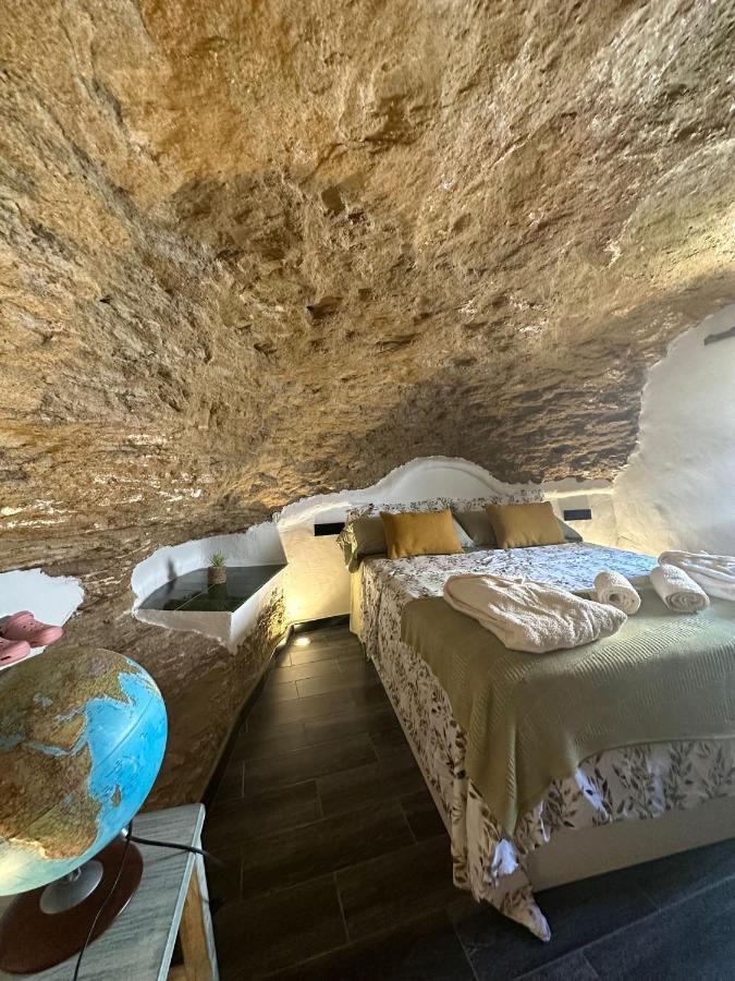 Tajito Romano Setenil De Las Bodegas Exteriör bild
